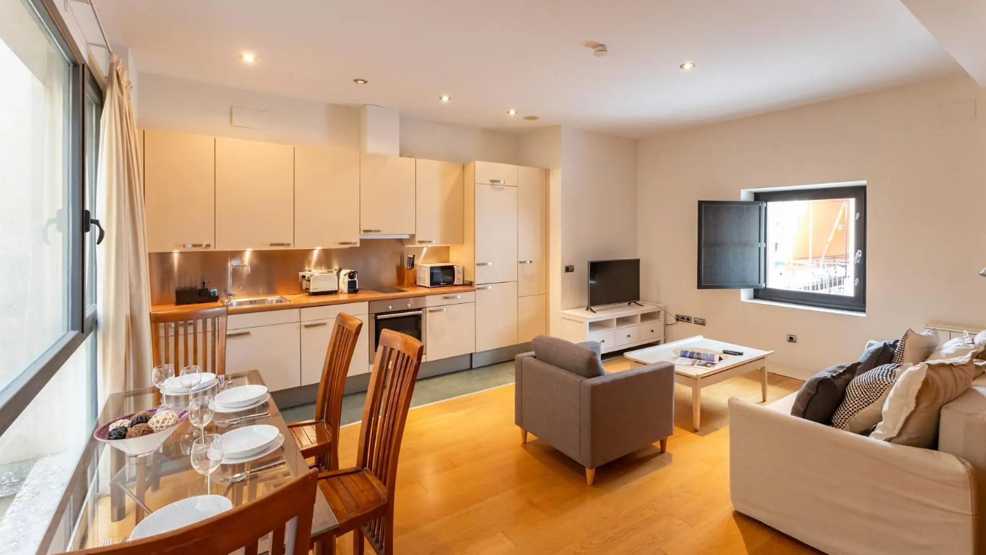 La Maestranza Charming One Or Two Bedrooms Apartments By Ocityzen Sevilla